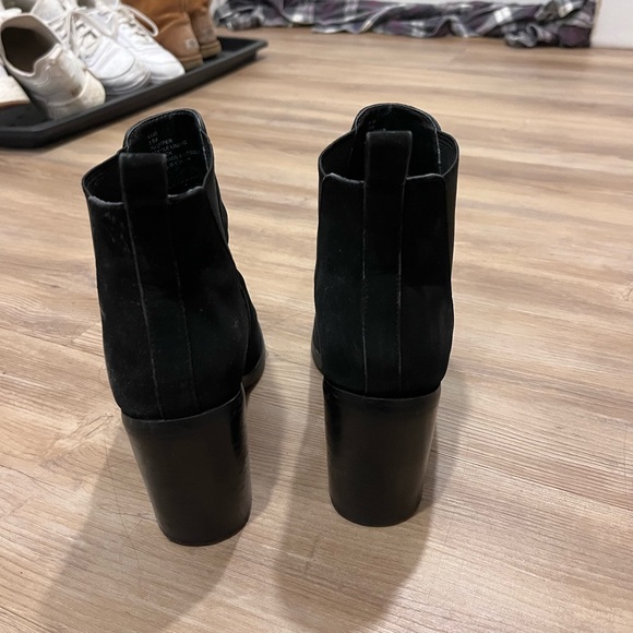 Steve Madden frosst Black Suede Booties (lightly worn) - Picture 5 of 7